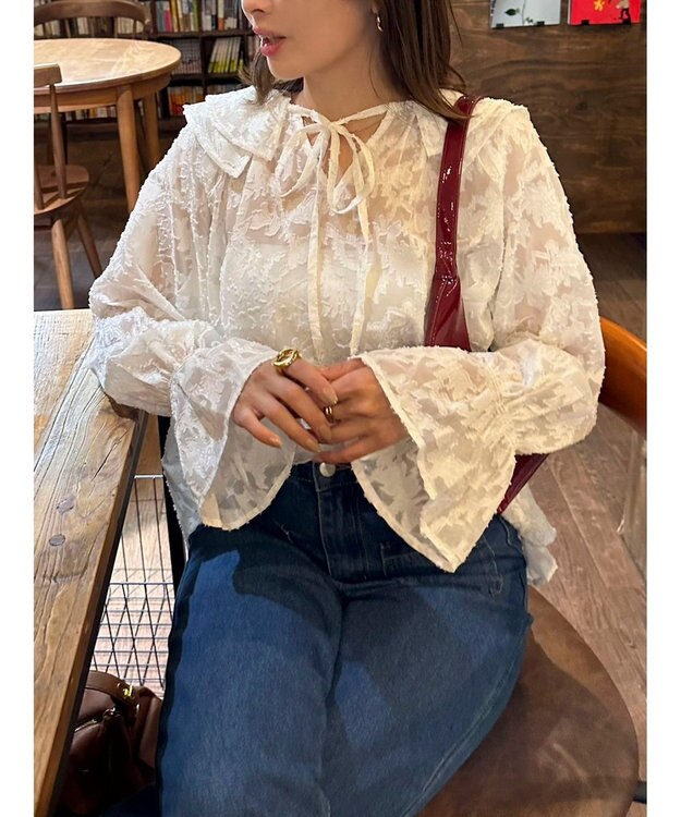 Green Parks シアージャガード花柄フリルブラウス Off White