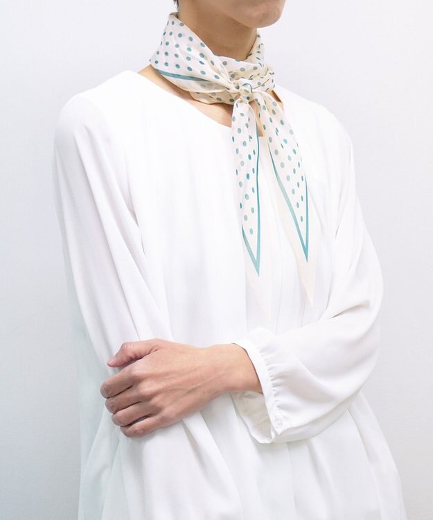 Marca ＜洗えるシルク＞ドット 菱形スカーフ Marcaオリジナル ウォッシャブルシルクローン オフホワイト×ブルーグリーン