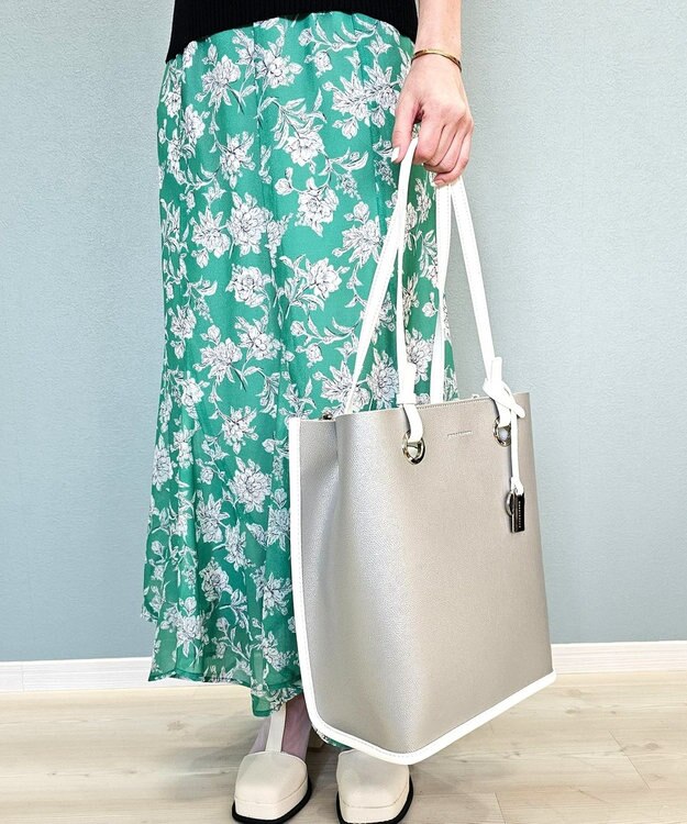 style code 【MERCURYDUO/マーキュリーデュオ】メタルアイレット　縦長トートバッグ 推し活ラージバッグ 縦長ショルダーバッグ シルバー