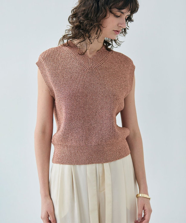 BEIGE， 【洗える・eclat 5月号掲載】VANDA / ラメ入りVネックノースリーブニット Dark Nude