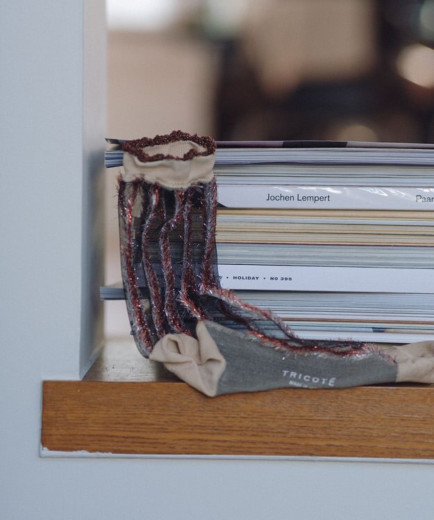 TRICOTE シースルーストライプラメソックス 75RED