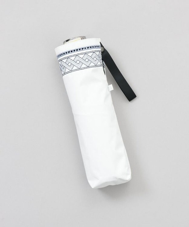 AURORA 【 BLAO（ブラオ）】刺しゅう晴雨兼用傘(折りたたみ傘) ホワイト