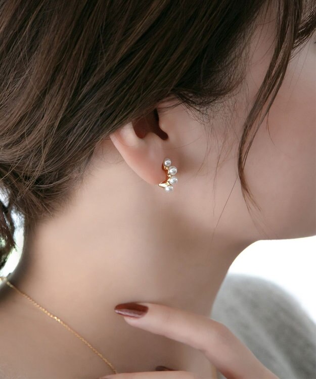 Phoebe 【痛くないシリーズ】ノーブルパールエアリーイヤリング　ゴールド ゴールド