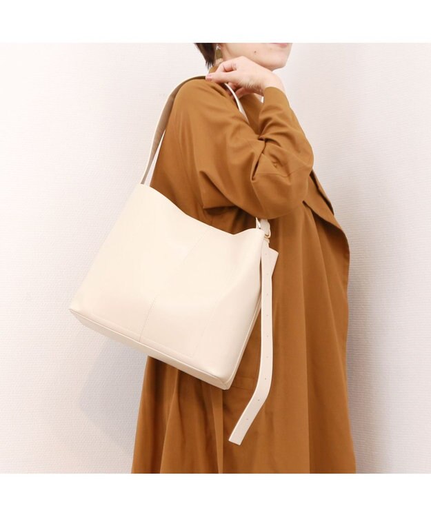 UNBILLION カシュカシュ cachecache / ベルト調節セミショルダーバッグ アイボリー