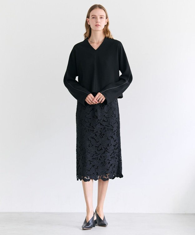 BEIGE， RUE / ドライタッチVネック配色ステッチブラウス Black