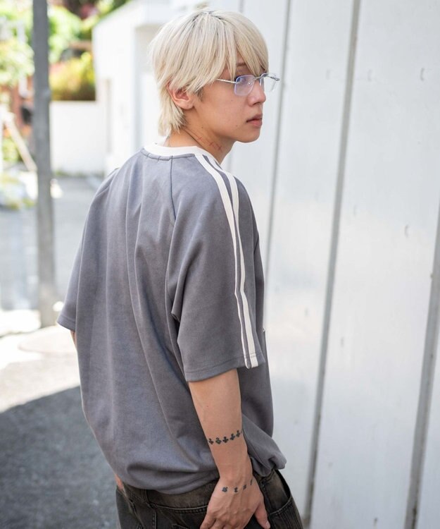 WEGO 【ユニセックス着用ITEM/MLサイズ展開】フェイクスウェードゲームT（SS） ブラック中濃色