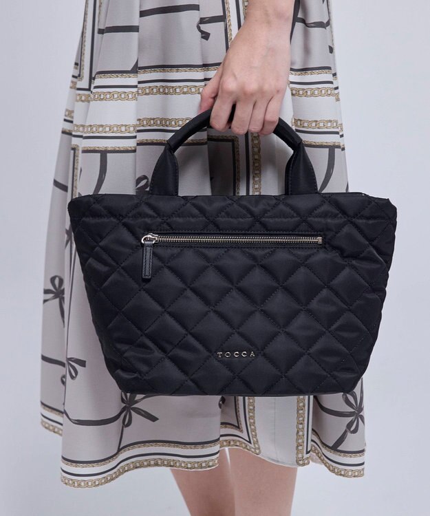 TOCCA TRACE PAVE FASTENER TOTE ナイロンキルトバッグ ブラック系