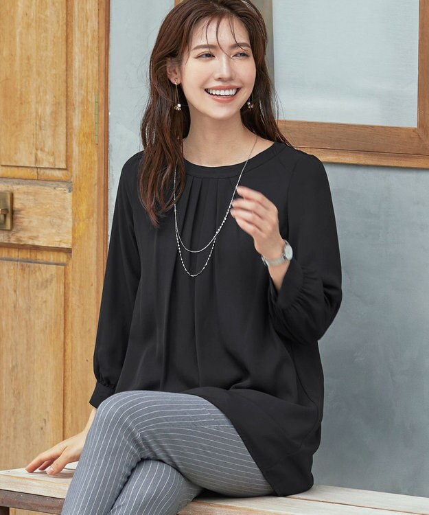 Tiaclasse L 【新色追加・洗える】裏起毛ジョーゼット胸元タックチュニックブラウス ブラック
