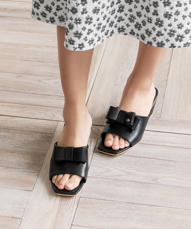 TOCCA NOBLE RIBBON MULE SANDALS サンダル ブラック系