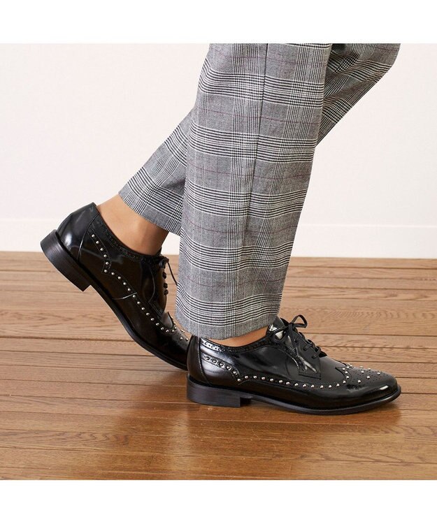 ing <ing>スタッズ付きレースアップシューズ ブラックカタオシ