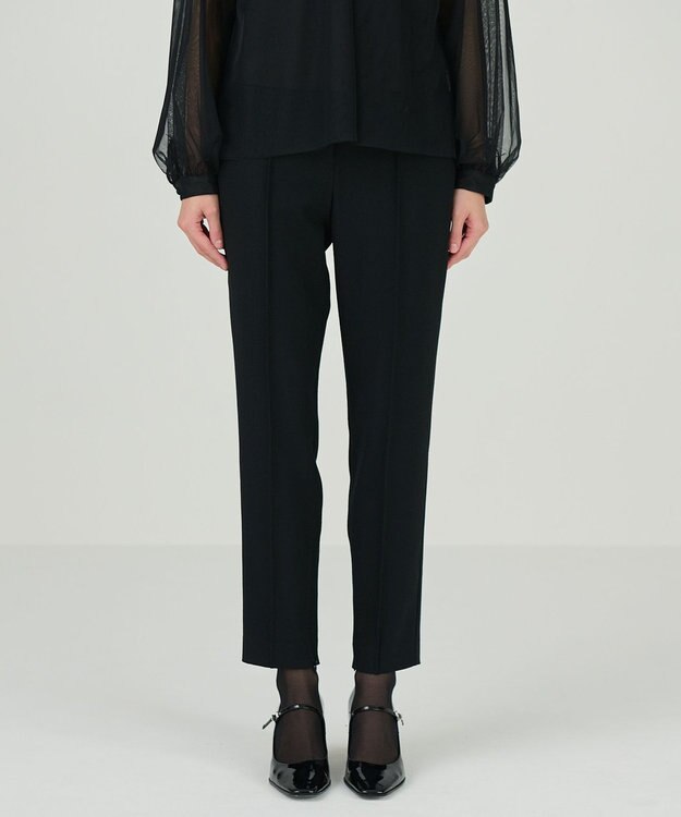 GRACE CONTINENTAL スリムテーパーパンツ ブラック