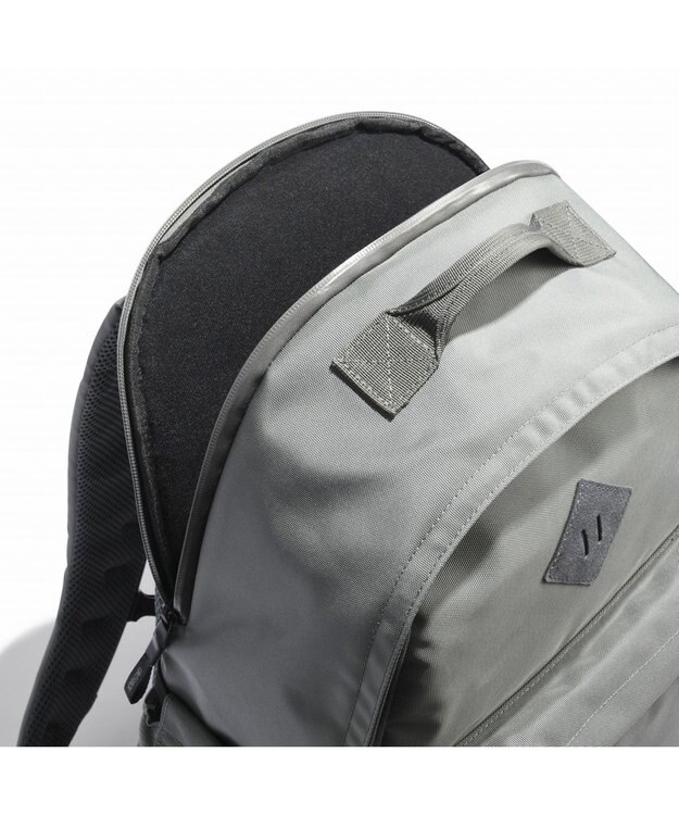 ACE BAGS & LUGGAGE UNTRACK OUTDOOR/CE デイパック 13.3インチPC 60058 アントラック リュック グレー