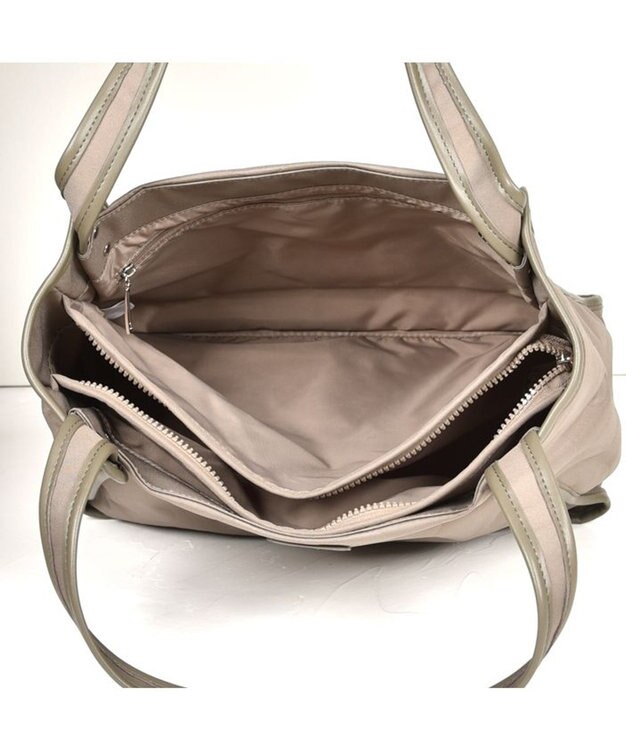 Y'SACCS ヒートエンボス ポルカドットトート Mサイズ グレージュ