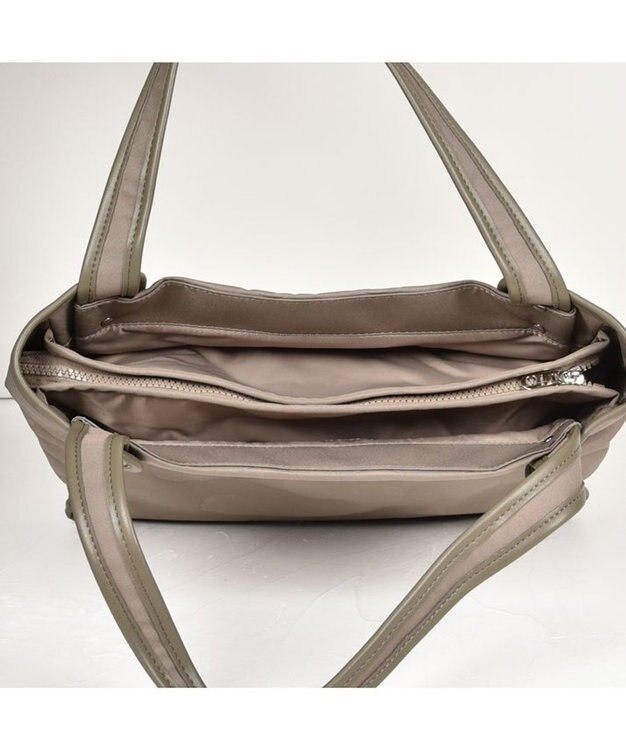 Y'SACCS ヒートエンボス ポルカドットトート Mサイズ グレージュ