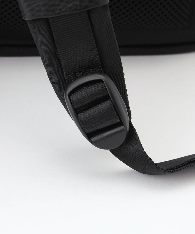 Y'SACCS 【MADE IN JAPAN】　WELLBA　人間工学バックパック　Mサイズ ブラック