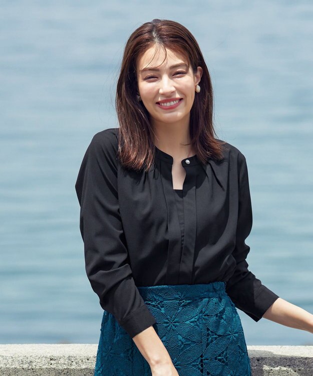 Tiaclasse L 【新色追加・洗える】バンドカラー2WAYタックブラウス ブラック