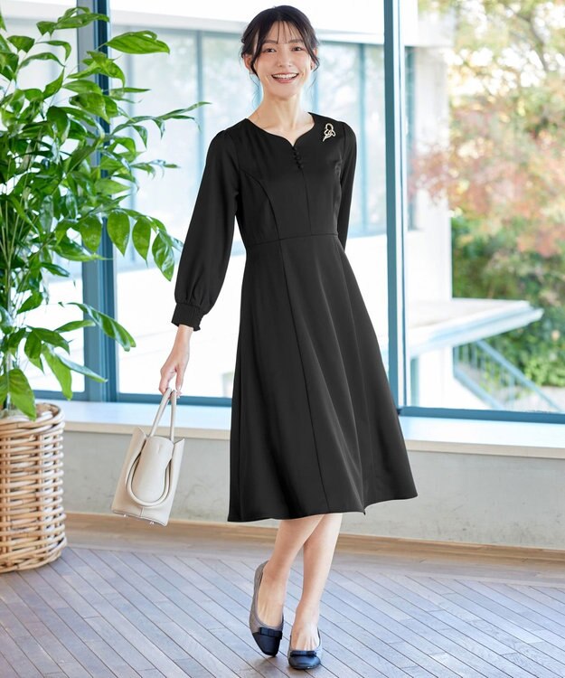 Tiaclasse 【セレモニー・洗える】ハートネックくるみ釦ワンピース ブラック