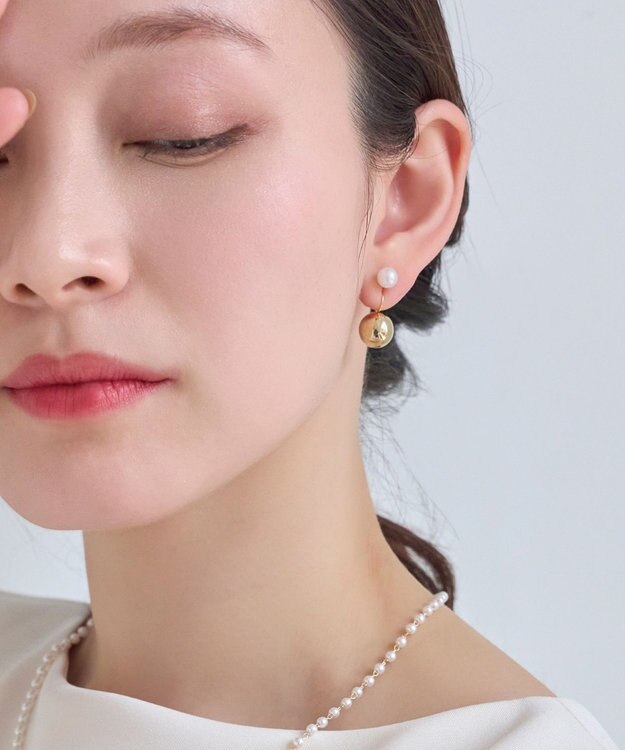 Phoebe バックモチーフイヤリング　パール×メタル ホワイト