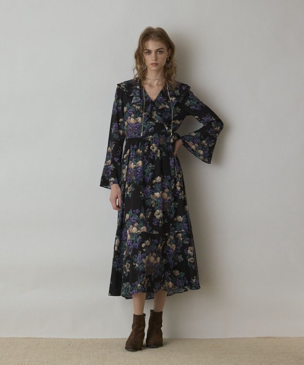 GRACE CONTINENTAL ボタニカルベリープリントワンピース ブラック