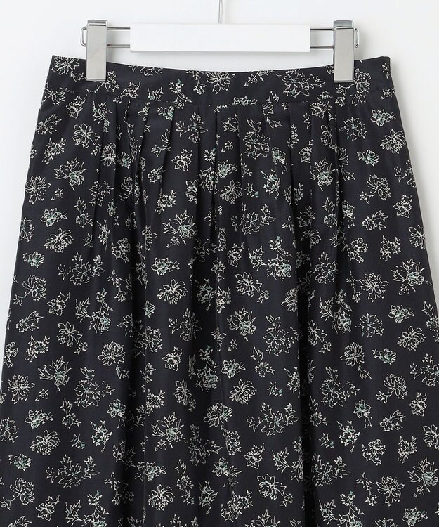 J.PRESS LADIES L 【WEB限定・洗える】ラインフラワープリント タック スカート ネイビー系