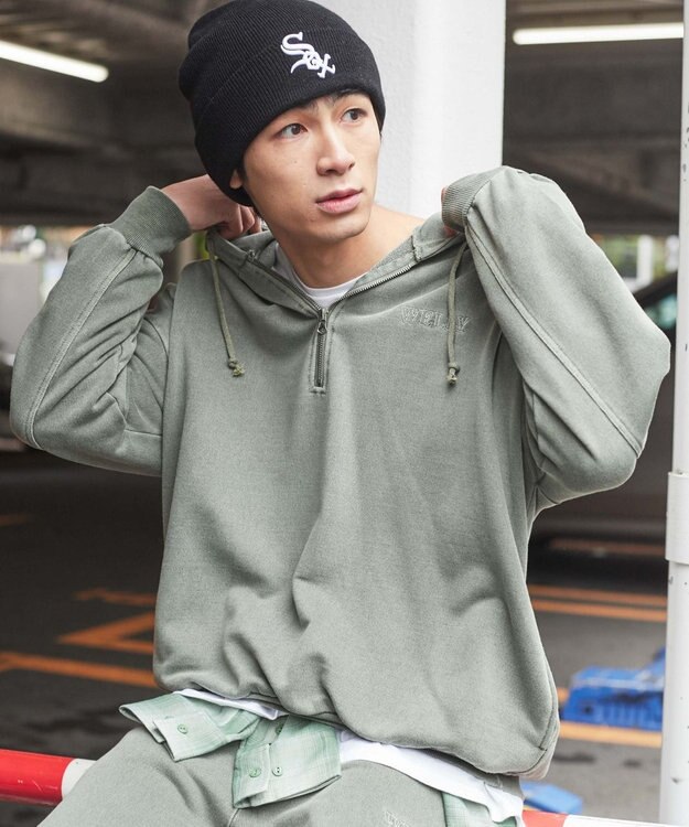 WEGO ピグメントハーフZIPロゴプルパーカー カーキ