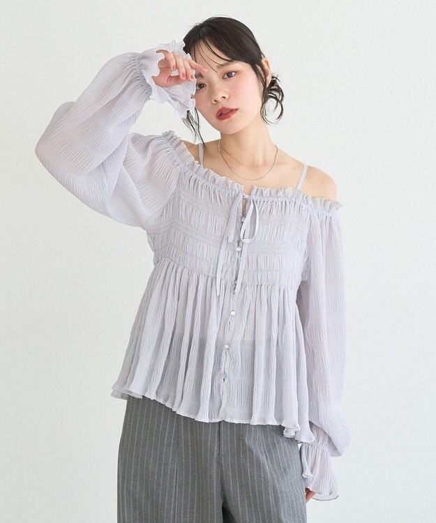 earth music&ecology 【2WAY】シャーリングフリルオフショルブラウス Light Gray