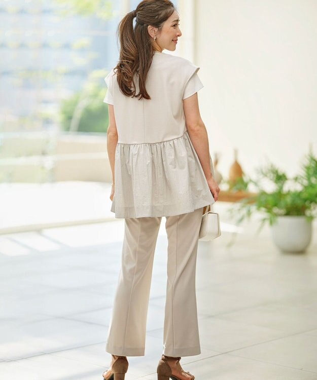 組曲 S スタイルアップジャージー フレアパンツ グレージュ系