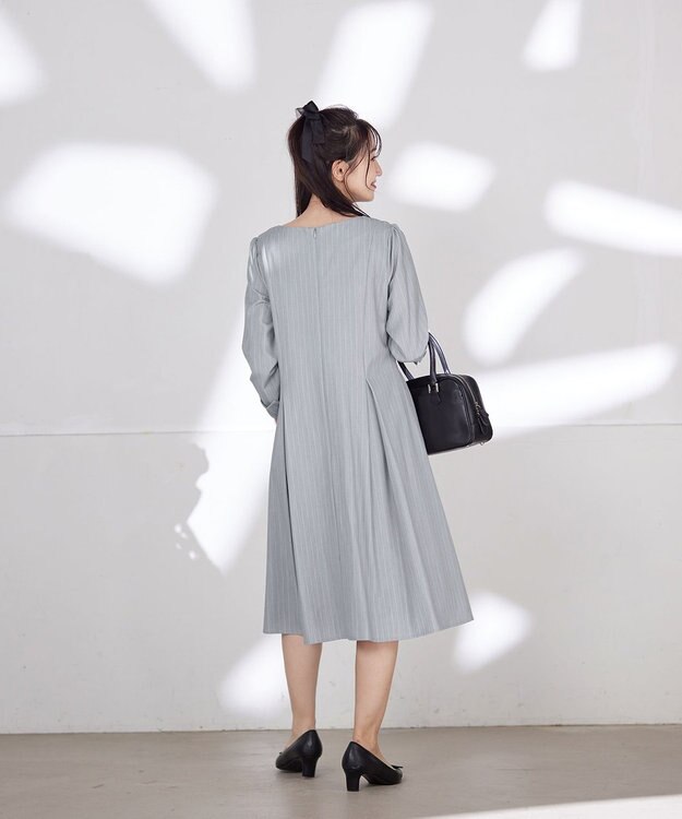 Tiaclasse 【洗える】スタイルアップも叶うピンタックワンピース グレーストライプ