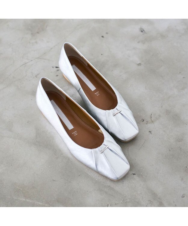 MODE ET JACOMO <MODE ET JACOMO>ソフトレザーフラットパンプス シルバー