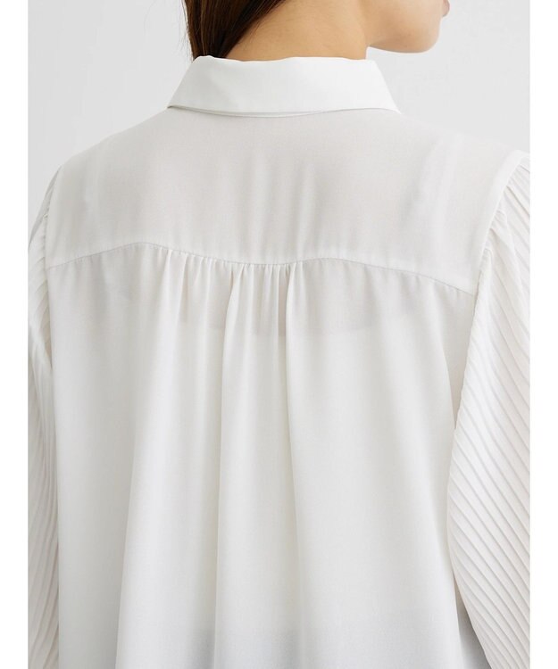 Green Parks 袖プリーツ衿付きブラウス Off White