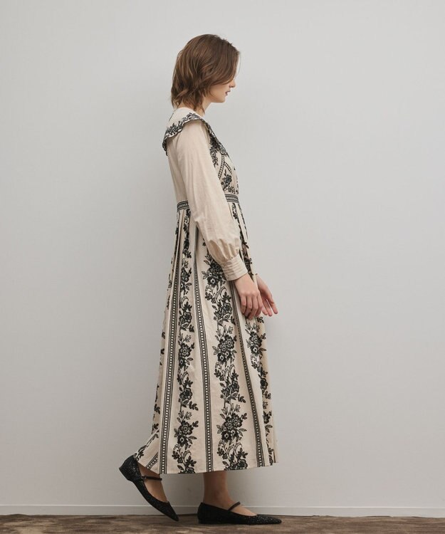 GRACE CONTINENTAL パターン刺繍ワンピース ベージュ