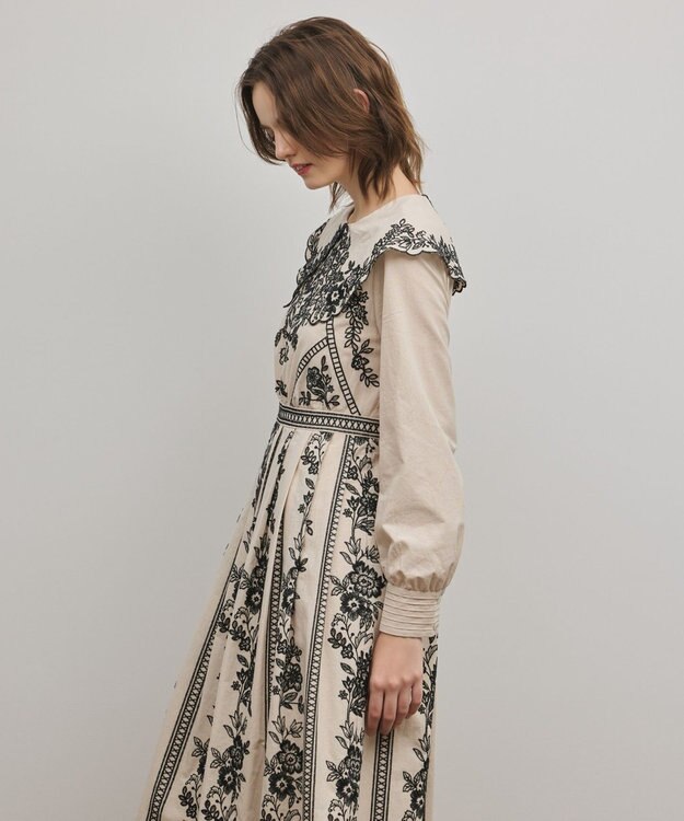 GRACE CONTINENTAL パターン刺繍ワンピース ベージュ