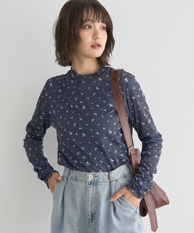 earth music&ecology ハイネックフラワーメロープルオーバー Navy