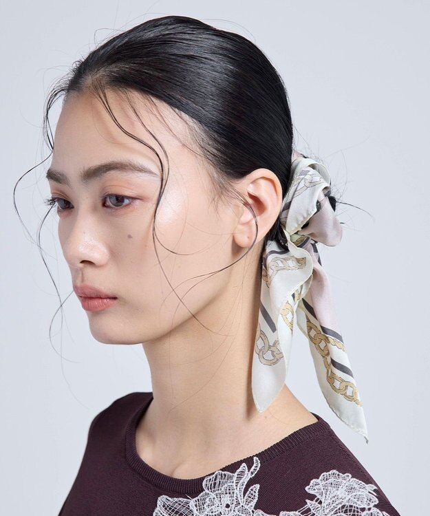 TOCCA 【岡崎紗絵さん着用】RIBBON&HIGHHEEL SILK SCARF シルクスカーフ ベージュ系