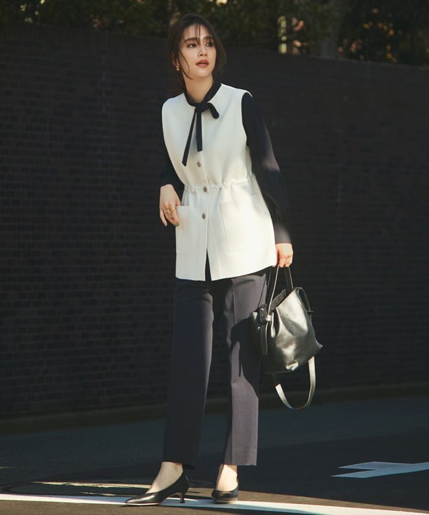 UNFILO フォルムニットジレ グレージュ