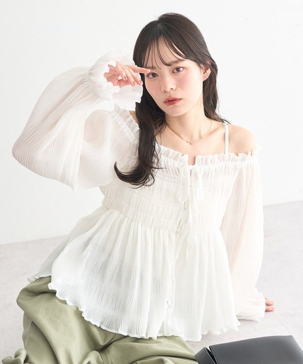 earth music&ecology 【2WAY】シャーリングフリルオフショルブラウス Off White