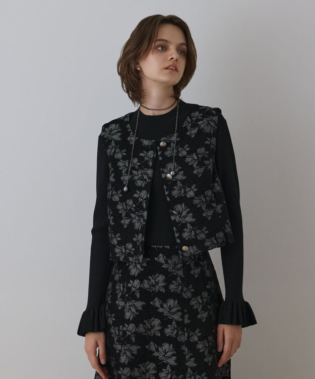 GRACE CONTINENTAL ラメフラワージャガードベスト ブラック