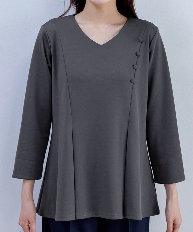 Tiaclasse L 【洗える】美ラインタックボタンカットソートップス チャコールグレー