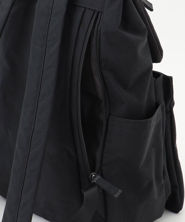 Y'SACCS 【ムック本掲載】クリンクルナイロン　ダブルポケットリュック ブラック