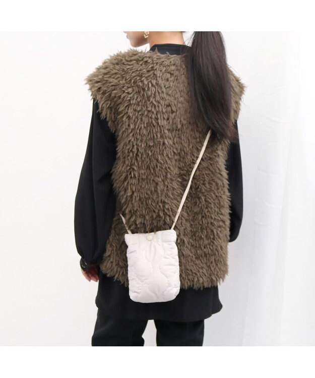 UNBILLION cachecache ナイロンキルティングスマホショルダー アイボリー