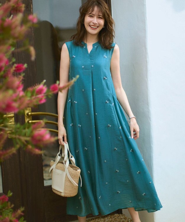 23区 【先行予約/WEB&一部店舗限定】シアーワッシャー 刺繍 ワンピース ターコイズ×グレーフラワー系