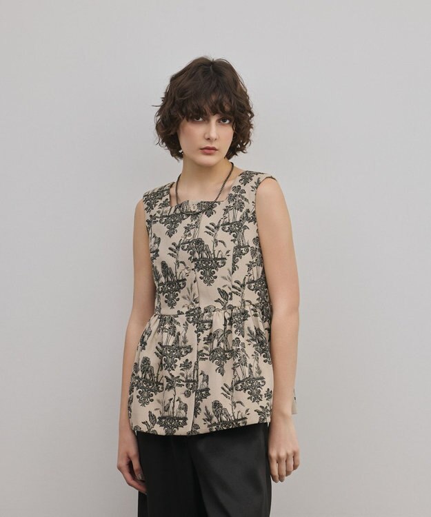 GRACE CONTINENTAL アニマルジャガードペプラムベスト ベージュ