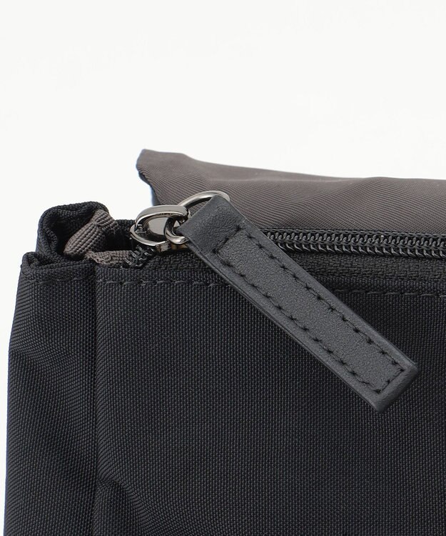 Y'SACCS 【ムック本掲載】クリンクルナイロン　ダブルポケットリュック ブラック