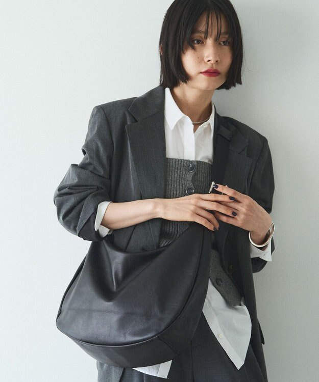 russet ≪ショルダーバッグ人気NO.1モデル≫ソフトレザーラウンドビッグショルダーバッグ(CE-1325-WEB) Black2（シルバー金具）