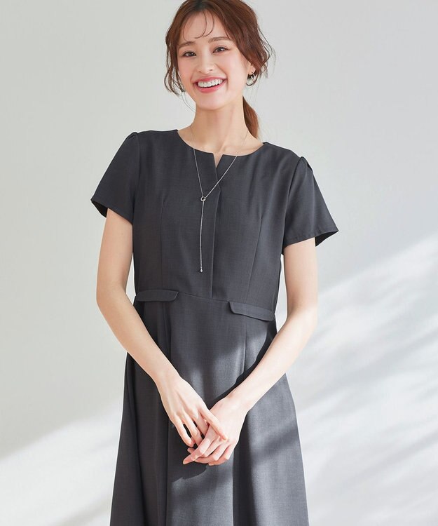 Tiaclasse 【小倉優子さん着用・洗える】フラップ付きミディアム丈フレアワンピース チャコールグレー