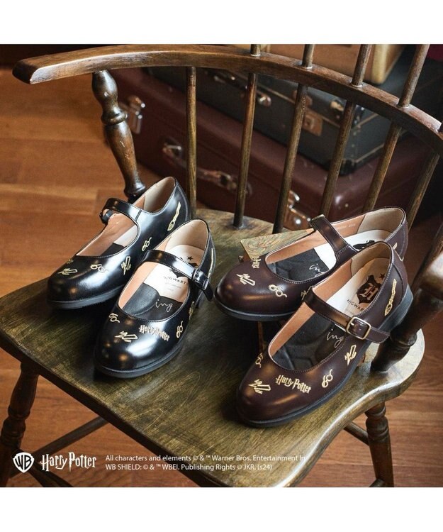 ing <ing>【ハリー・ポッターコラボレーション】刺繍モチーフメリージェーンパンプス ダークブラウン