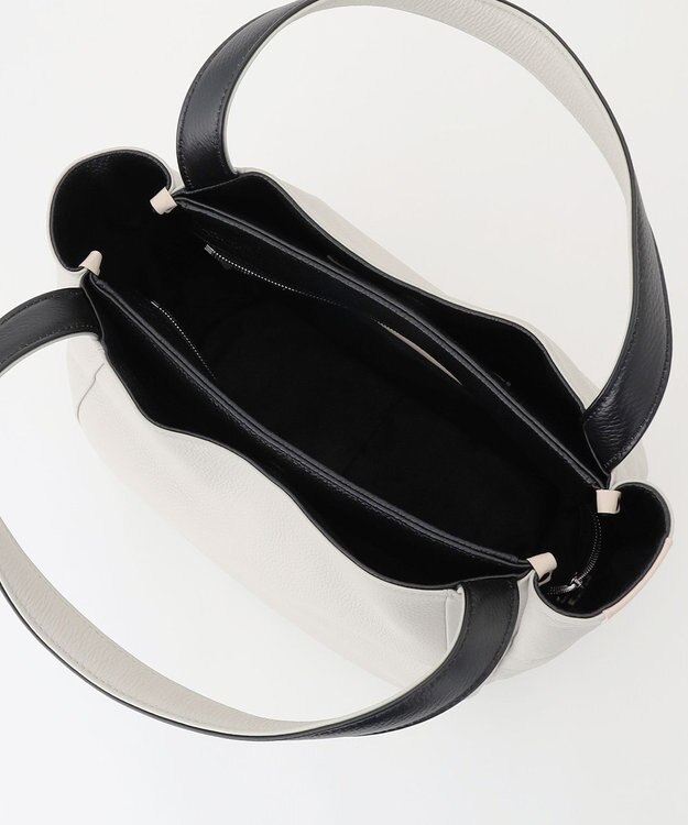 Y'SACCS シュリンクレザートート Mサイズ アイボリー