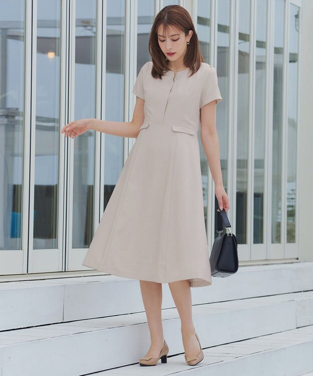 Tiaclasse 【小倉優子さん着用・洗える】フラップ付きミディアム丈フレアワンピース グレージュ