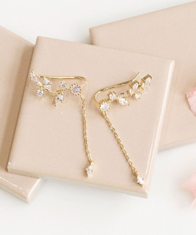 Phoebe 〈シリーズ累計販売10000点突破！〉2wayフラワリービジューピアス&イヤリング　ゴールド ゴールド