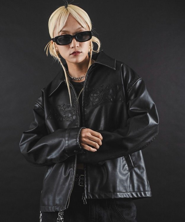 WEGO 【ユニセックス着用ITEM】MA55IVE　PUショートグラフィックブルゾン ブラック